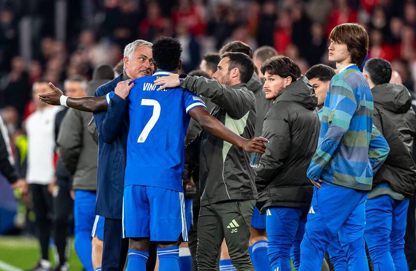 اليويفا يفتح تحقيقًا رسميًا في مزاعم العنصرية بمباراة ريال مدريد وبنفيك