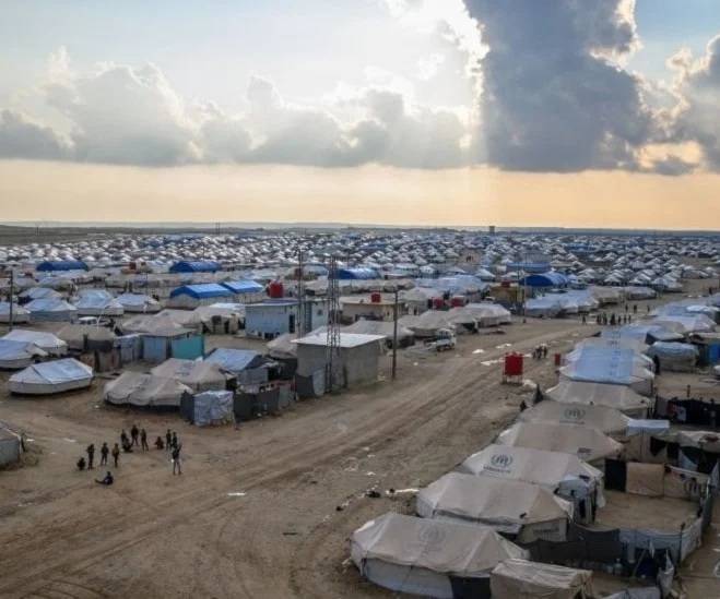 سوريا: السلطات تبدأ إخلاء مخيم الهول ونقل سكانه إلى شمال حلب
