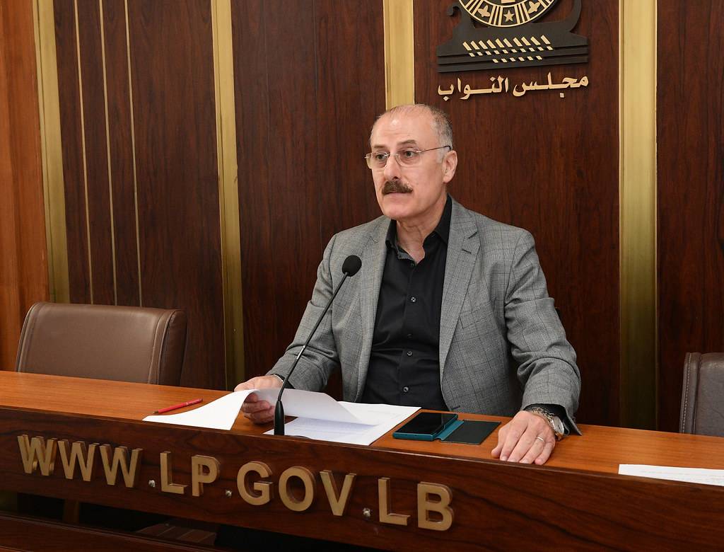 عبدالله يدعو لإعادة النظر بالسياسة الضريبية