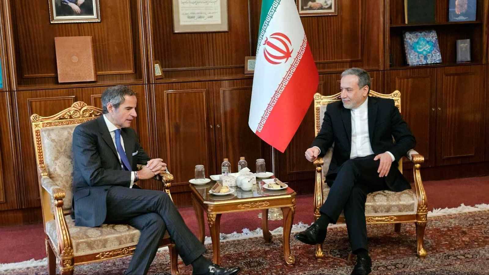 عراقجي وغروسي يبحثان إعداد إطار أولي للمفاوضات مع واشنطن
