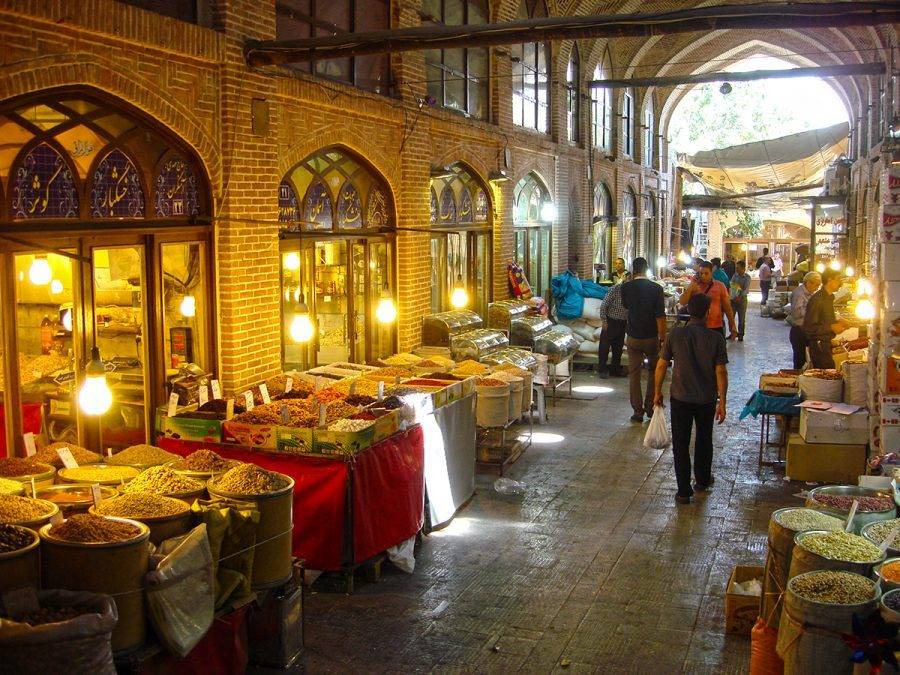"بازار" طهران ينفي أي إضراب أو إغلاق