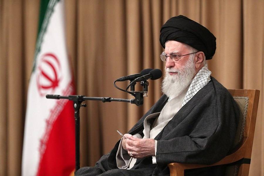 خامنئي يحذر ترامب: لن تنجح  في القضاء على إيران!