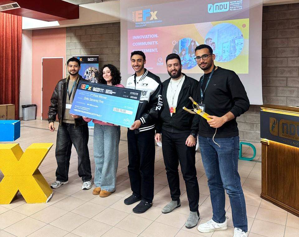 طلاب جامعة رفيق الحريري يحرزون المركز الأول في تحدّي الذراع الروبوتية ضمن فعالية "ASME EFX"