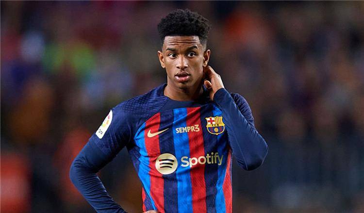40 مليون يورو..
مانشستر يونايتد يجهز
عرضا لنجم برشلونة