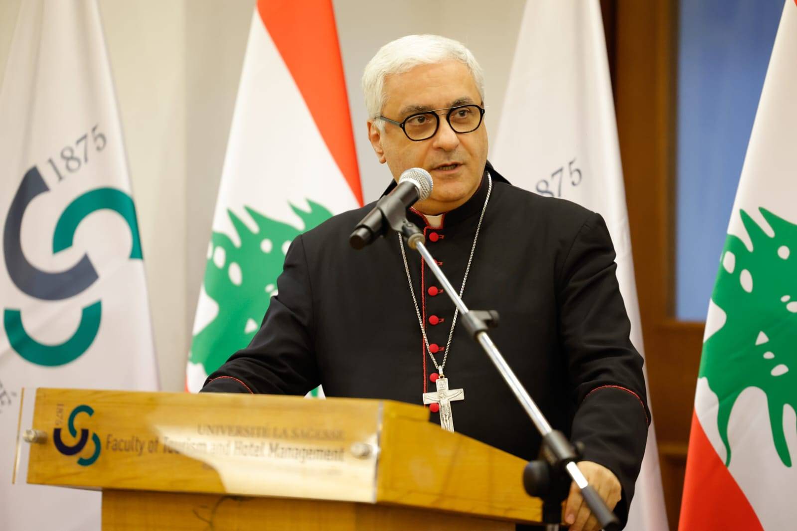 عبد الساتر: نشجع طلابنا على البقاء في لبنان والحكمة هي البيت المحب
