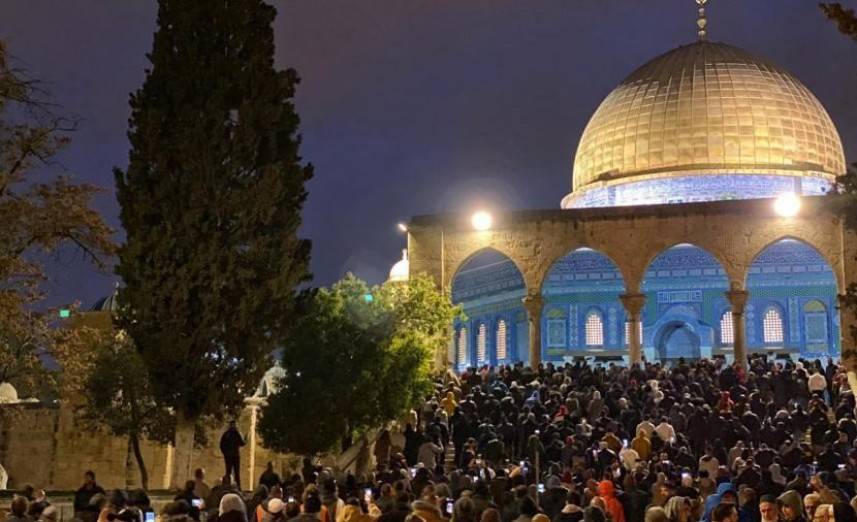 كيف هو اول يوم جمعة في الاقصى في شهر رمضان؟