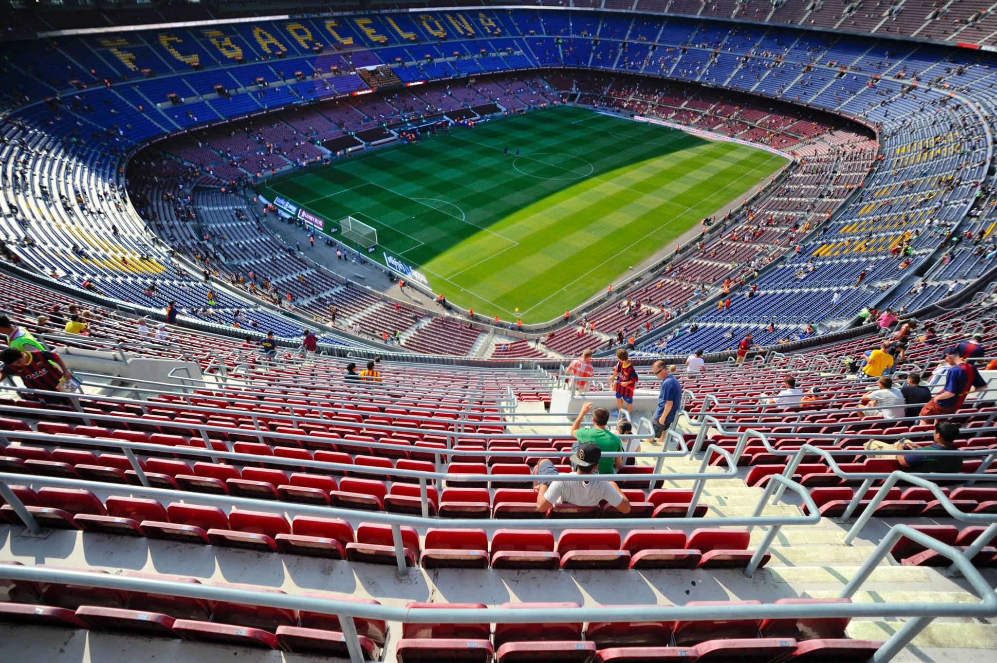 برشلونة ينفي اتهامات غسل أموال ويتوعد بإجراءات قانونية