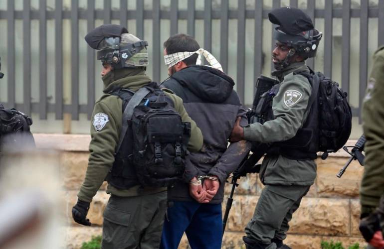 الاحتلال يعتقل 100 فلسطيني بالضفة منذ بدء رمضان