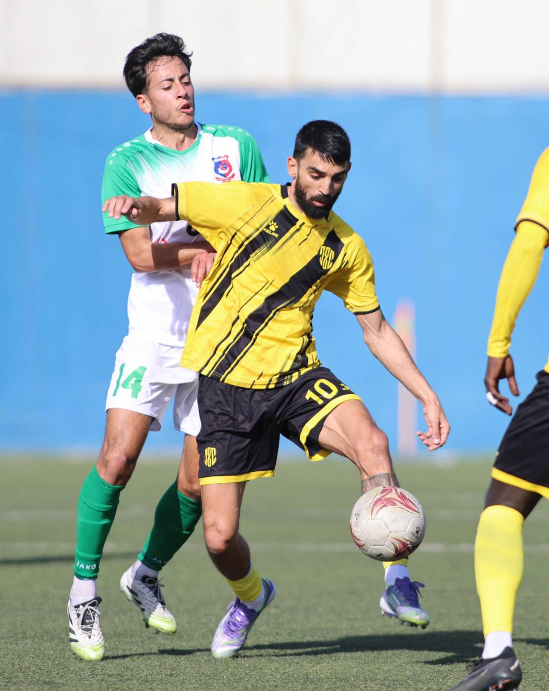 بطولة لبنان:
فوز جويا (2-0)
وتعادل العهد (0-0)