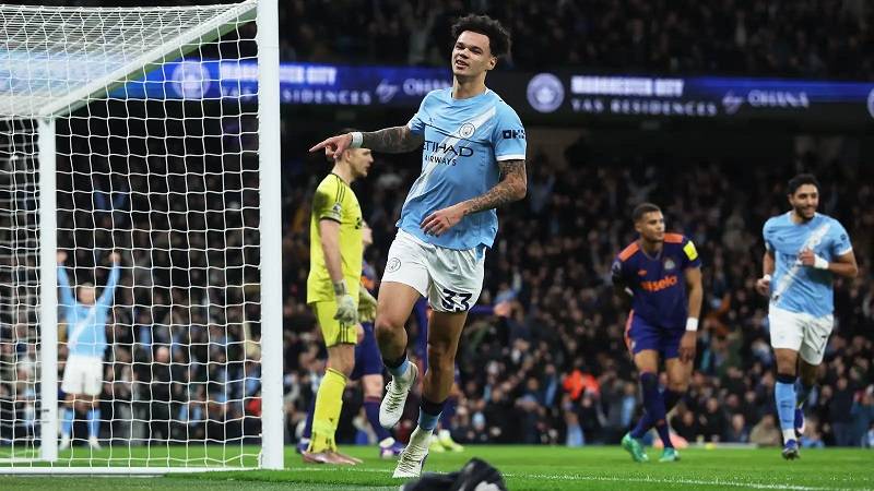 مانشستر سيتي يشعل السباق على لقب الدوري الانكليزي