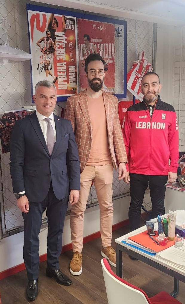 جبر وجبرايل التقيا
مسؤولي ناديي
"رد ستار" و"بارتيزان"