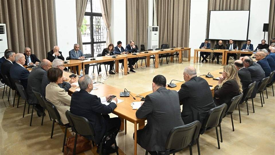 موضوع الأبنية المتصدعة محور اجتماع لجنة الأشغال  والنقل والطاقة والمياه