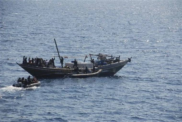 وفاة 3 مصريين وفقدان 18 آخرين في غرق مركب للهجرة
