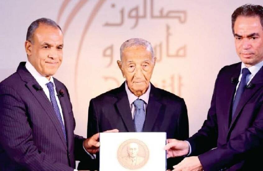 رحيل "شيخ الإذاعيين" المصريين فهمي عمر