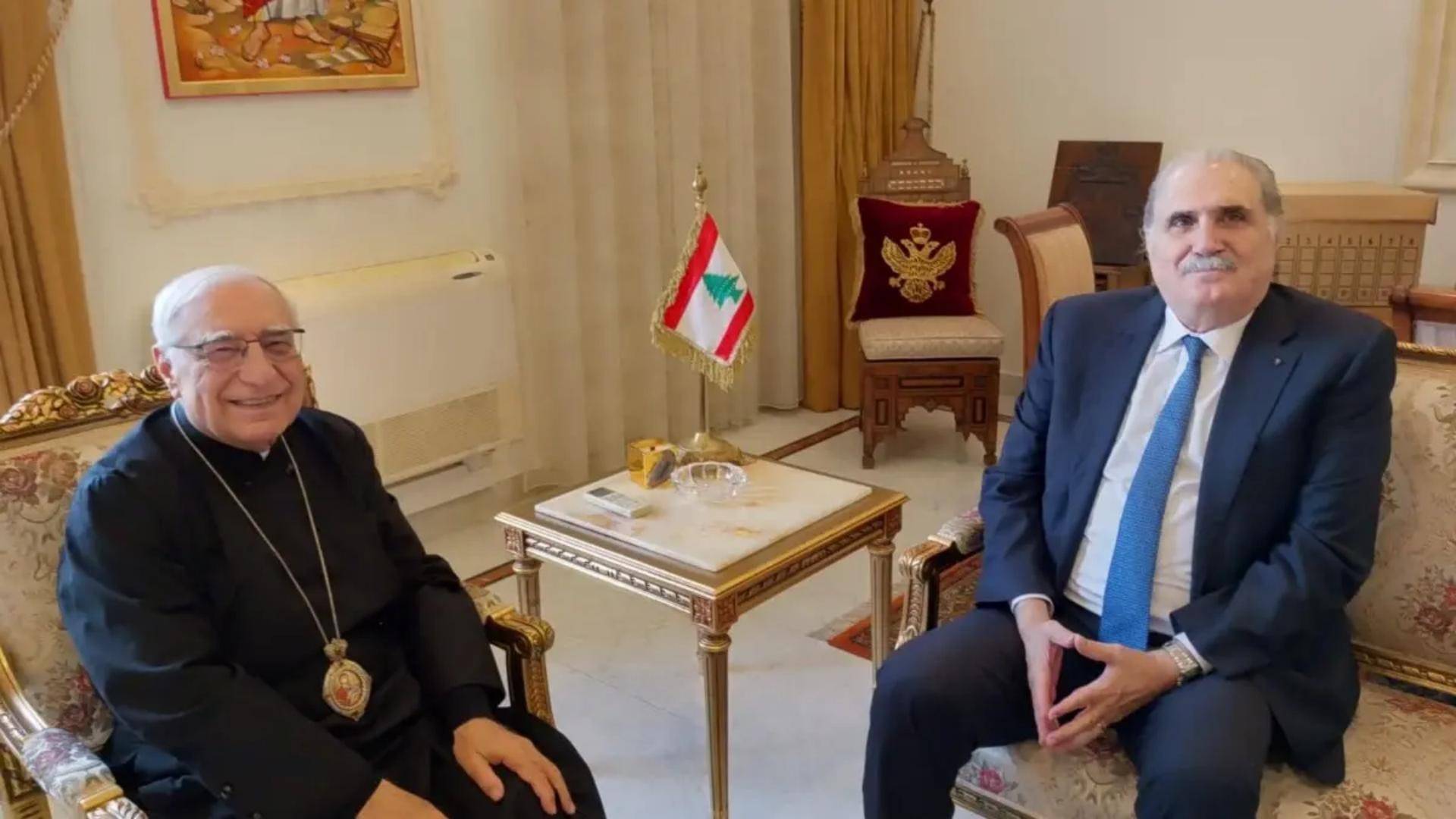 المستجدات السياسية بين العبسي وجريصاتي