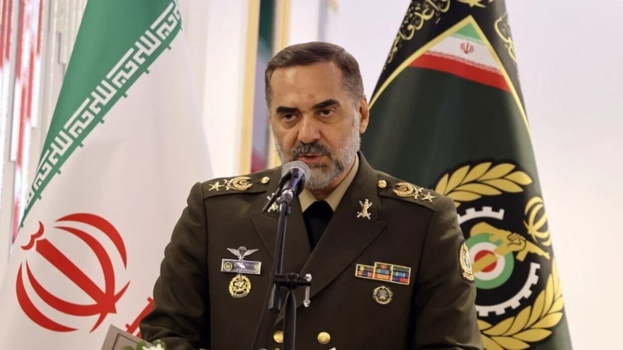 وزير الدفاع الإيراني: إذا فُرضت الحرب علينا سنُلقّن الأعداء درساً لا ينسى