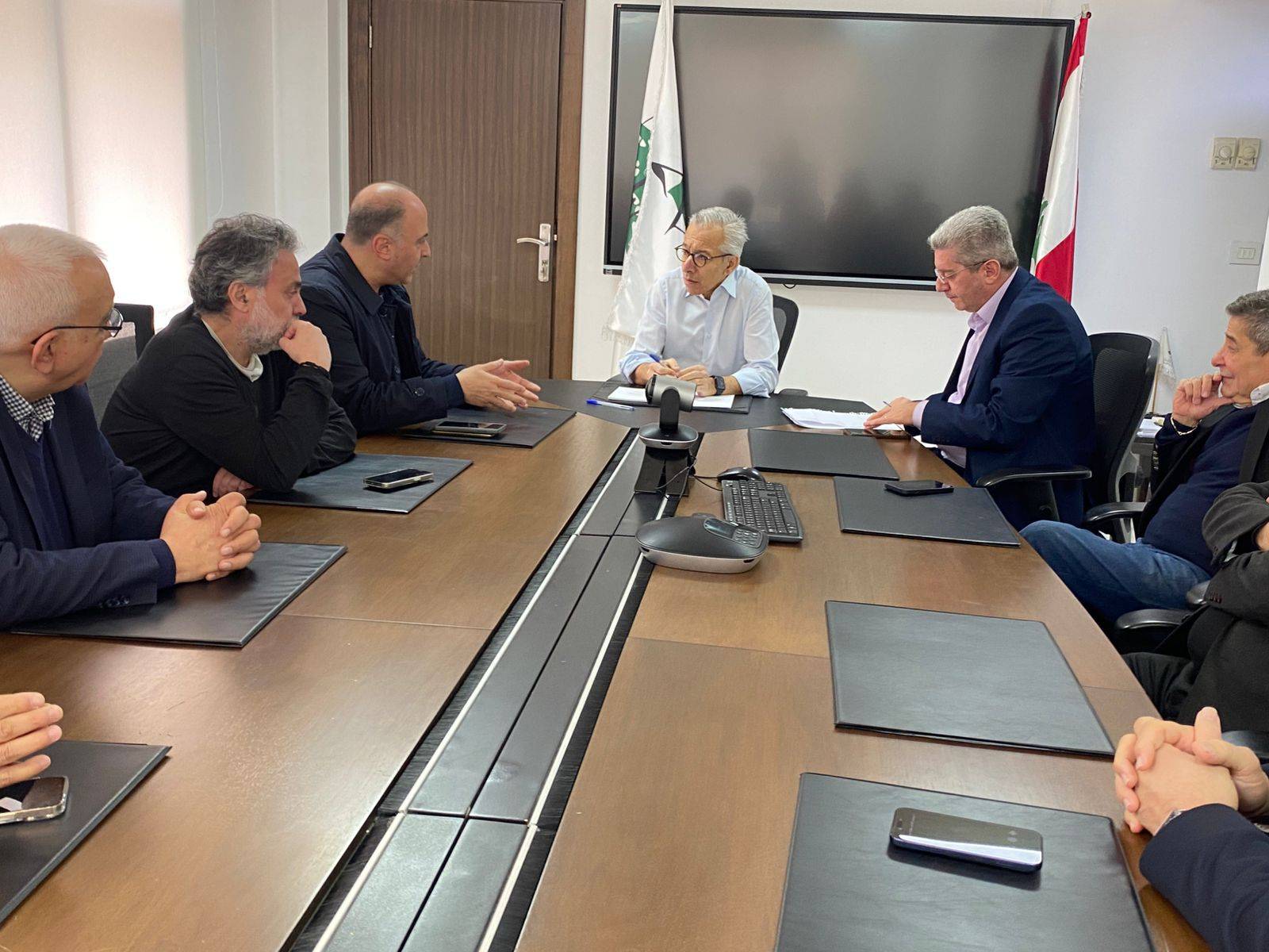 البساط يبحث تأمين القمح وضبط توزيع الطحين