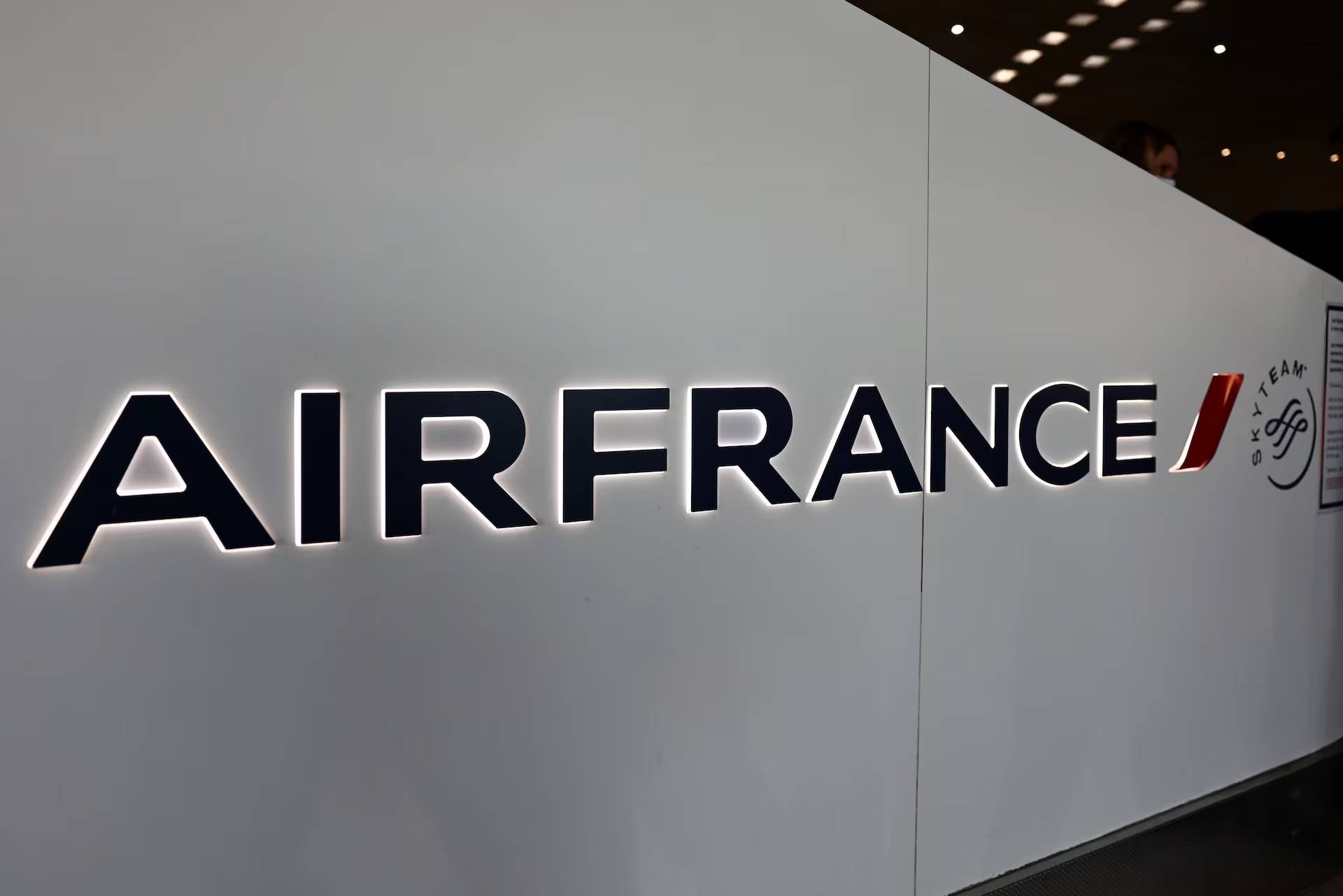 شركة "AIR FRANCE" تلغي رحلاتها من وإلى تل أبيب وبيروت والرياض