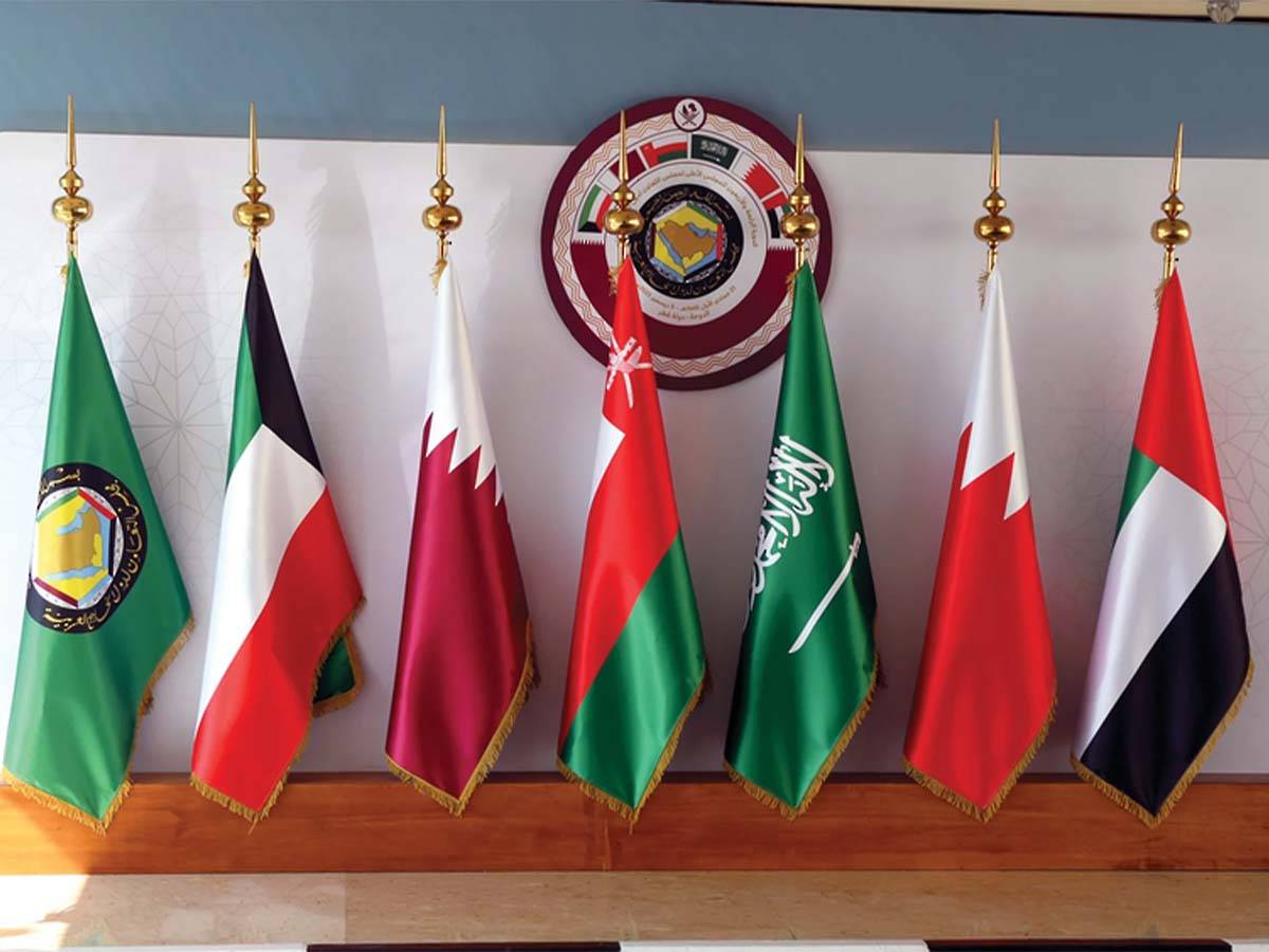 فايننشال تايمز: دول الخليج تدرس سحب استثماراتها من الخارج