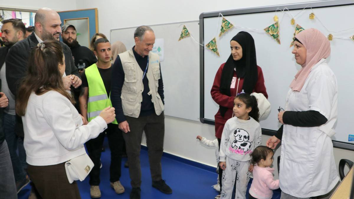 وزير الصحة خلال جولته على مراكز الايواء: الإنتماء الوطني أكبر من تقسيم اللبنانيين