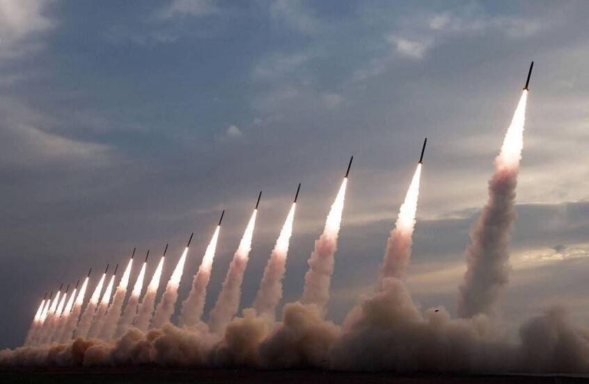مقر خاتم الأنبياء: استهدفنا مصفاة النفط والغاز ومخازن الوقود في حيفا