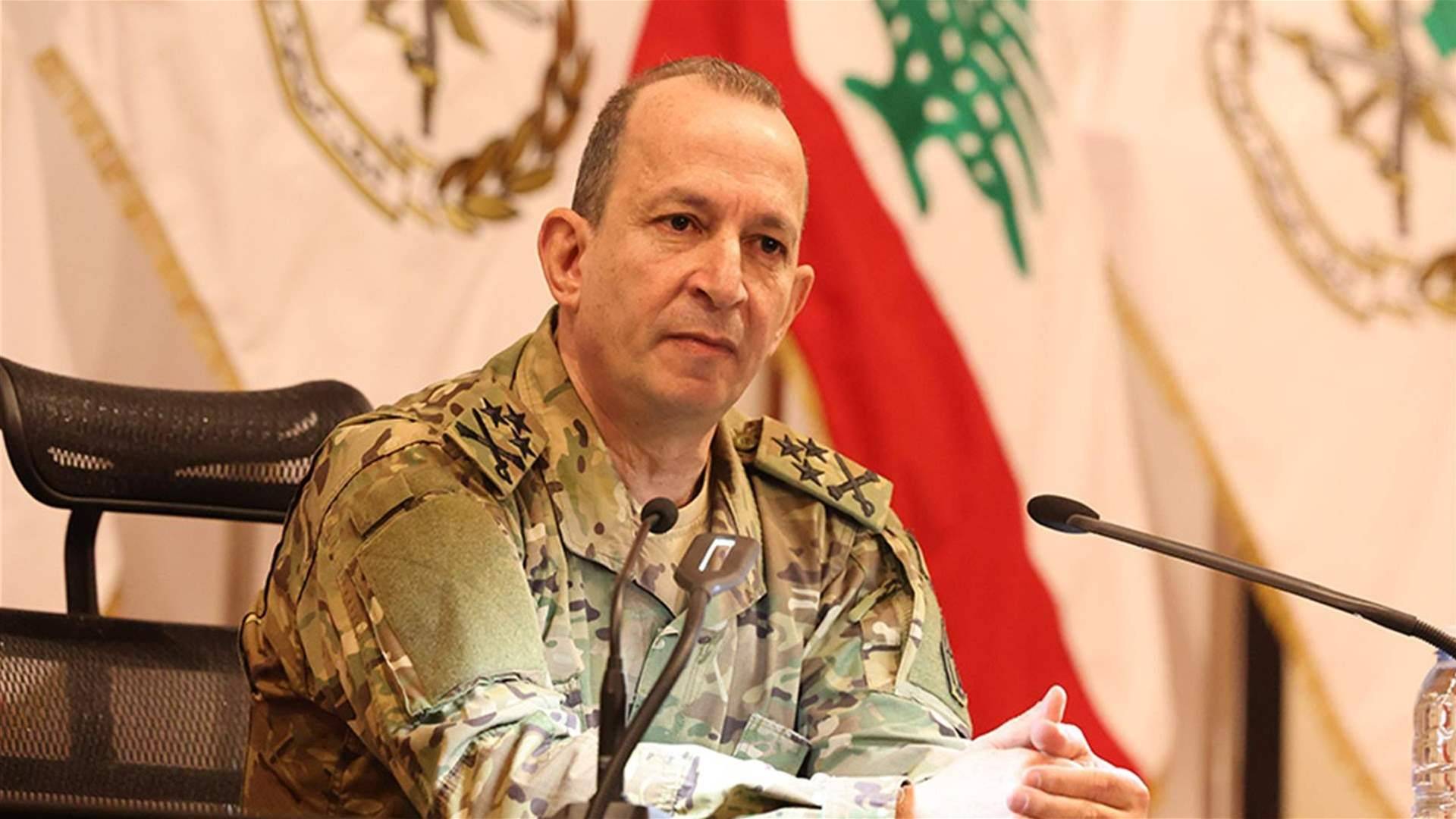 اقالة قائد الجيش غير مطروحة!