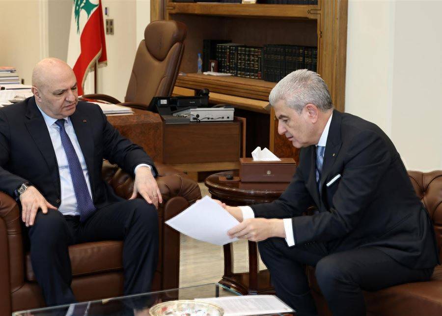 وزير الصناعة يعرض أمام عون خطة استقرار القطاع