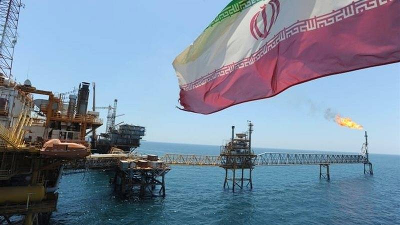 رغم الحرب… إيران ترفع صادرات النفط عبر مضيق هرمز