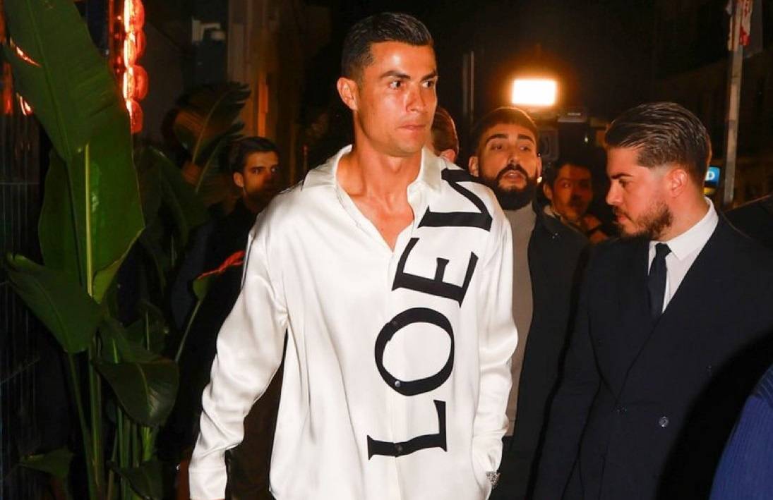 كريستيانو رونالدو يظهر في مطعمه بمدريد