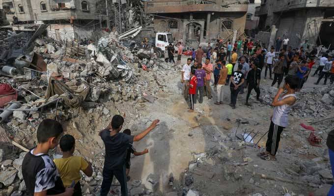 ستة شهداء فلسطينيين بغارات إسرائيلية في غزة وخان يونس