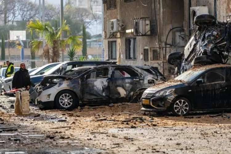 قصف يطال "تل أبيب" وشظايا تطال مبنى سكن القنصل الأميركي
