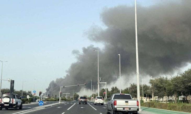 طائرة مسيّرة تشعل حريقاً في حقل نفطي بأبوظبي