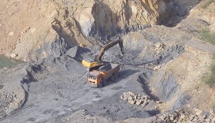 لجنة الأزمة تكشف: مساعٍ مريبة لتمرير تراخيص مقالع غير قانونية