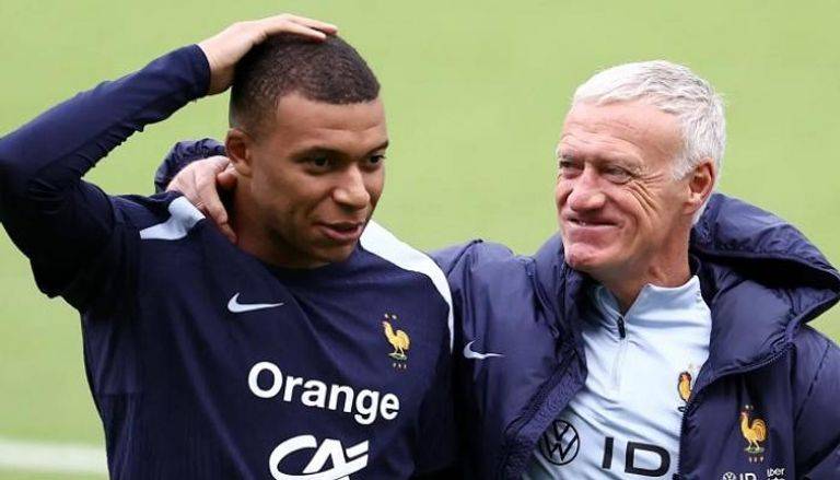 ديشامب يدافع عن قراره باستدعاء مبابي لمباراتي البرازيل وكولومبيا