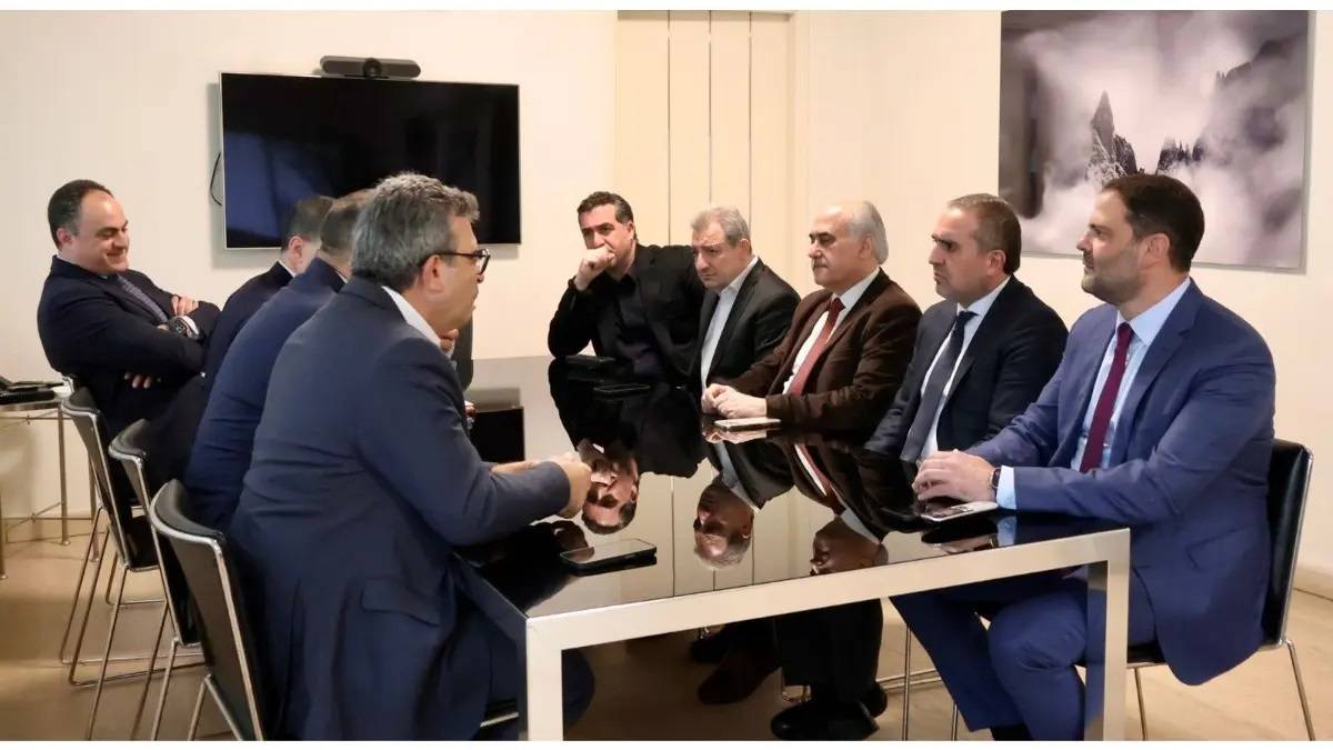 مستجدات الساحة اللبنانية بين "اللقاء الديموقراطي" و"التيار"