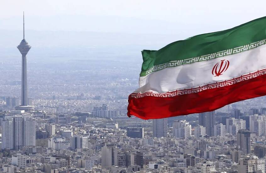 طهران تتوعد.. مفاجآت عسكرية وأسلحة جديدة في المواجهة!