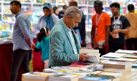 تونس: "اقرأ لتبني"