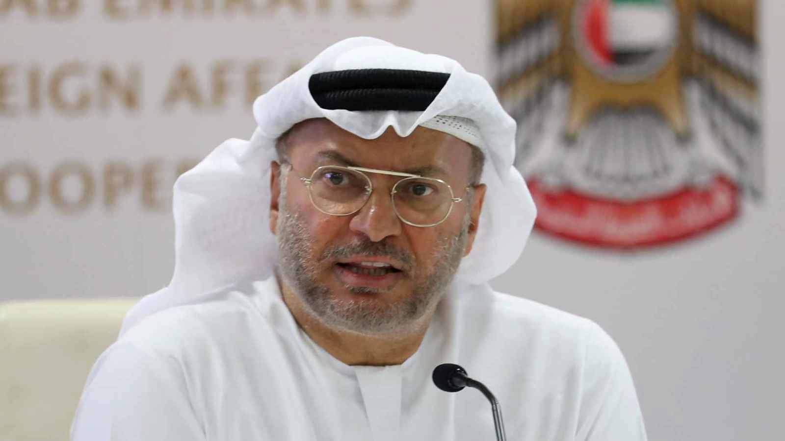 قرقاش منتقداً صمت مؤسسات العمل العربي والإسلامي: أين أنتم في وقت الشدة؟