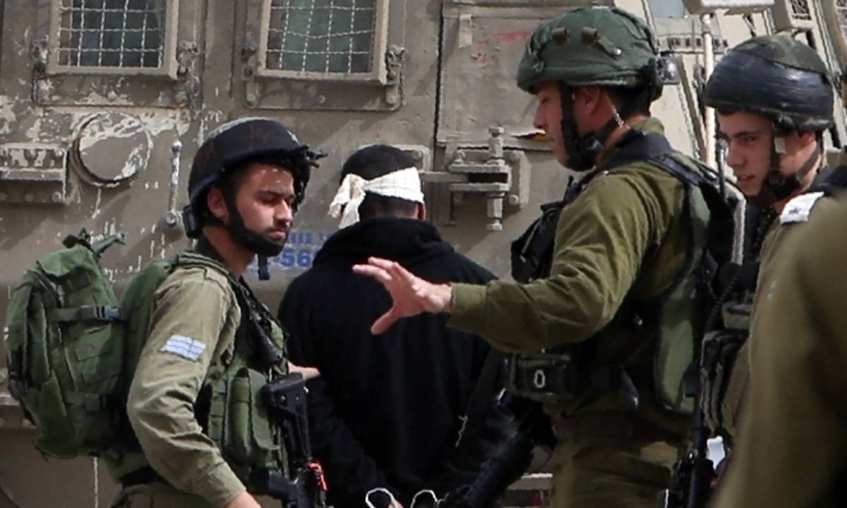 الاحتلال يواصل التصعيد بحق الفلسطينيين... إعتقال 40 شخصاً على الأقل من الضفة