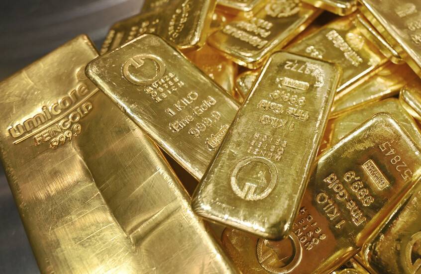 الذهب يواصل التراجع