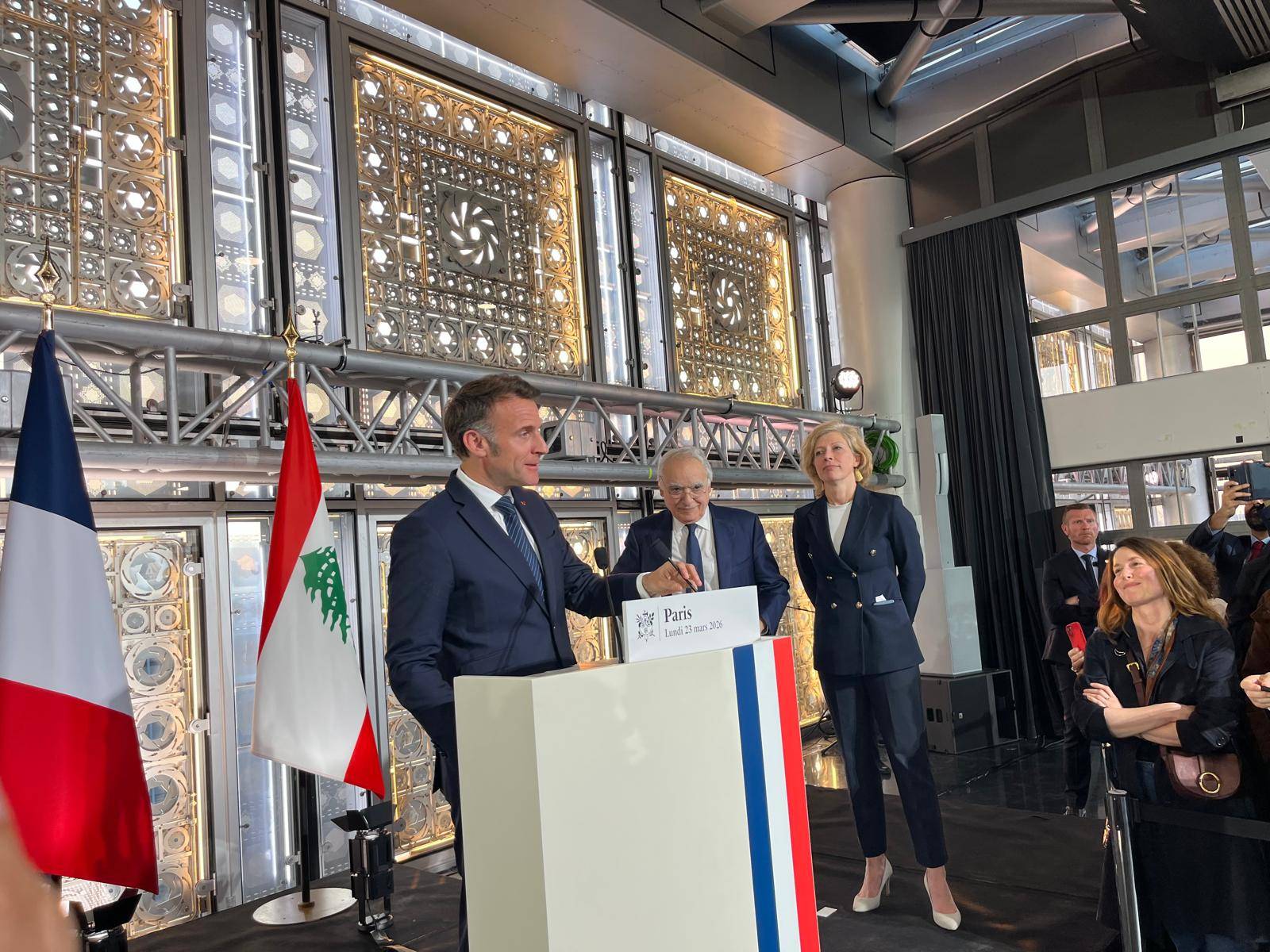 ماكرون يحذّر "إسرائيل" من الغزو البرّي على لبنان!