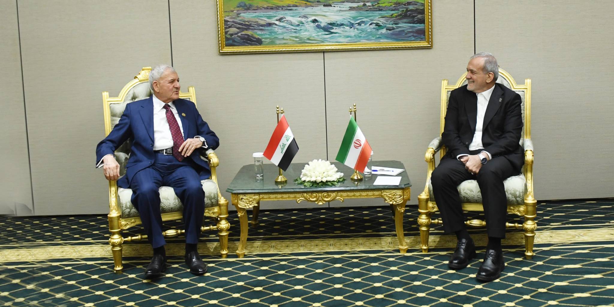 الرئيس العراقي لبزشكيان: نرفض التصعيد ونتمسك بسيادة البلاد