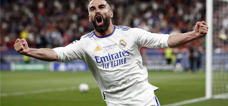 كارفاخال يقاتل للحفاظ على مكانه في ريال مدريد ولاروخا