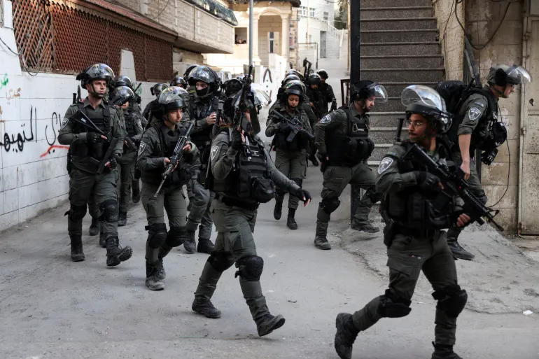 جيش الاحتلال يُخلي 13 شقة سكنية في القدس لصالح الاستيطان