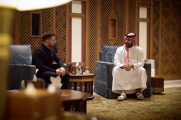 السعودية وأوكرانيا توقّعان اتفاقاً دفاعياً في جدة