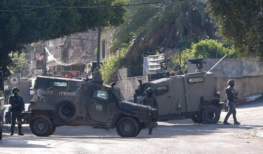 اقتحامات واسعة في الضفة الغربية واعتقال عشرات الفلسطينيين