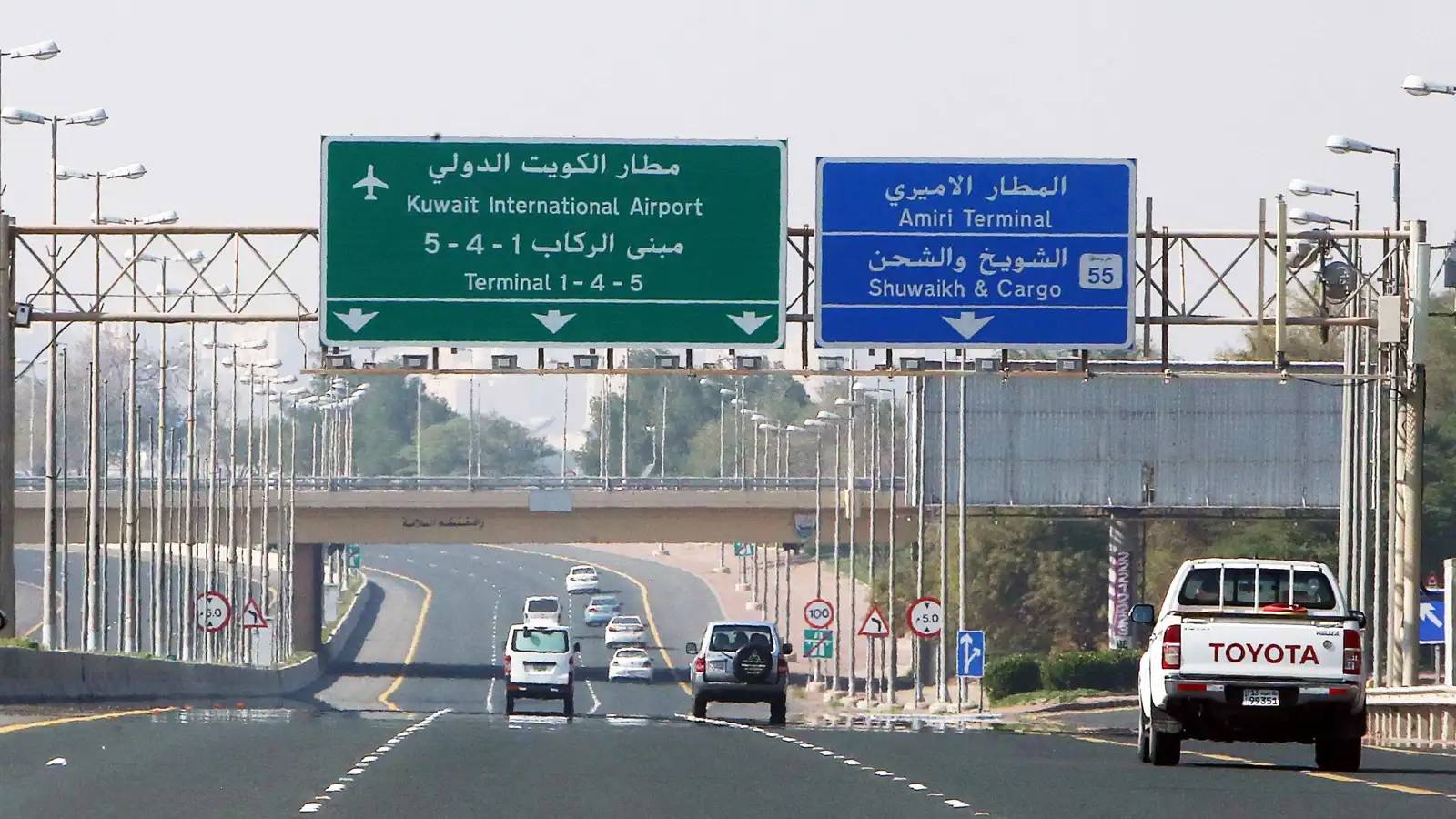 استهداف مطار الكويت الدولي