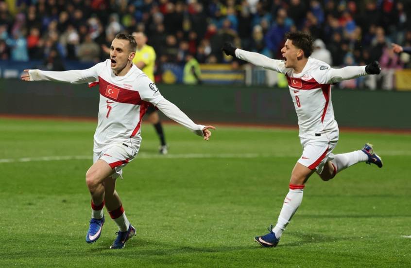 منتخب تركيا يتأهل الى نهائيات كأس العالم