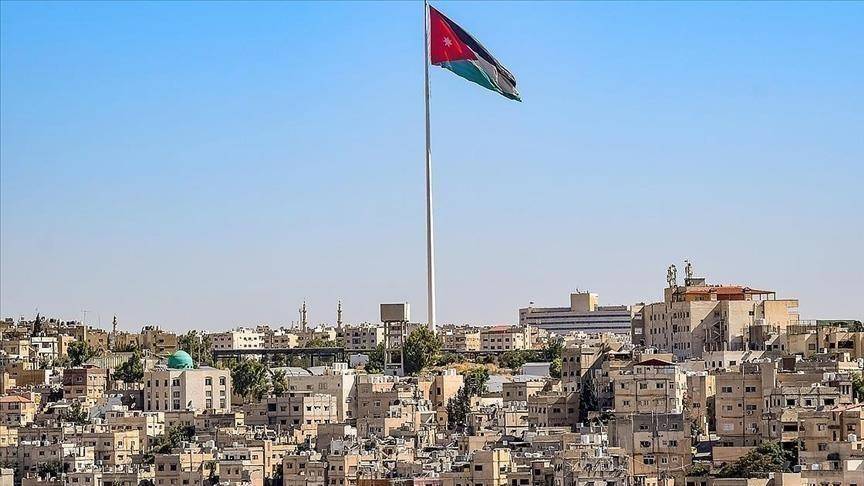 الأردن يعترض صاروخًا ومسيّرتين أطلقت من إيران
