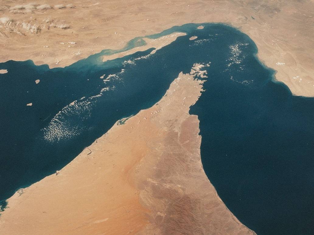 إعفاء العراق من قيود مضيق هرمز